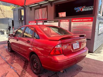 2005 Ford Focus ZX4 S   - Photo 2 - Chula Vista, CA 91911