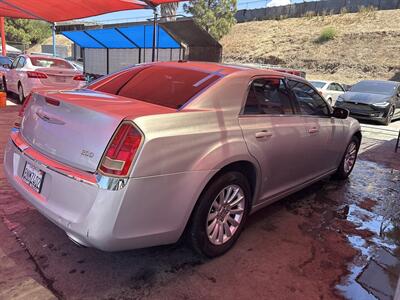 2012 Chrysler 300 Series   - Photo 3 - Chula Vista, CA 91911