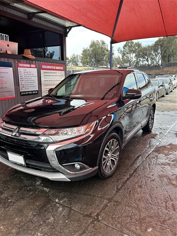 2016 Mitsubishi Outlander SE  