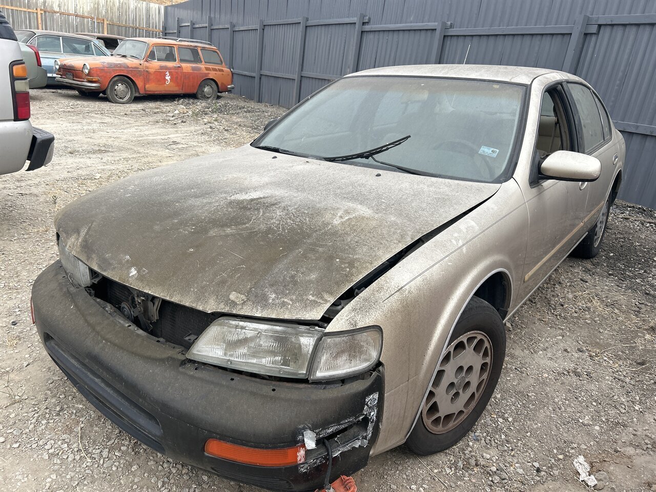 1995 Nissan Maxima GLE - Photo 1 - Chula Vista, CA 91911