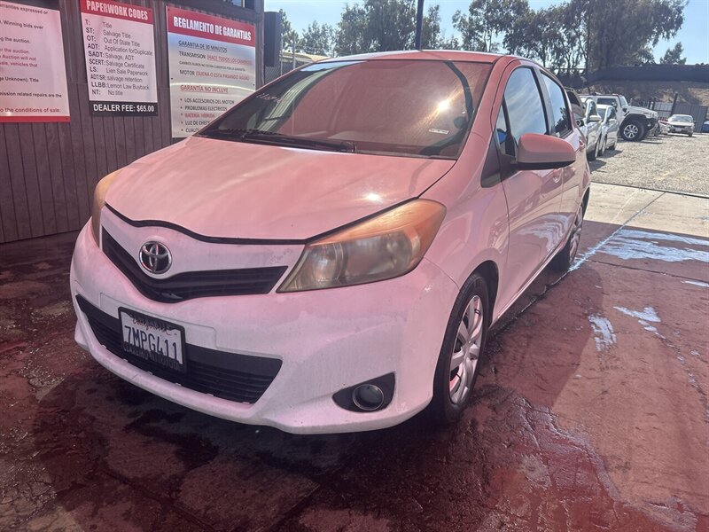 2013 Toyota Yaris 5-Door L  
