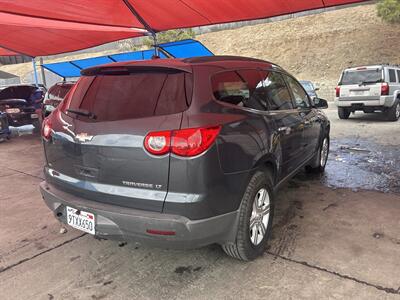 2011 Chevrolet Traverse LT   - Photo 3 - Chula Vista, CA 91911