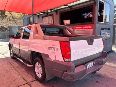 2003 Chevrolet Avalanche 1500   - Photo 2 - Chula Vista, CA 91911