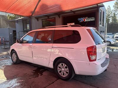 2012 Kia Sedona LX - Photo 2 - Chula Vista, CA 91911