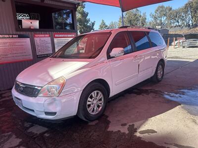 2012 Kia Sedona LX - Photo 1 - Chula Vista, CA 91911