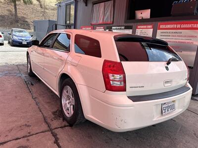 2005 Dodge Magnum SXT   - Photo 2 - Chula Vista, CA 91911