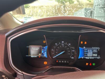 2017 Ford Fusion Hybrid SE   - Photo 7 - Chula Vista, CA 91911