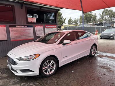 2017 Ford Fusion Hybrid SE   - Photo 1 - Chula Vista, CA 91911