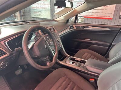 2017 Ford Fusion Hybrid SE   - Photo 6 - Chula Vista, CA 91911