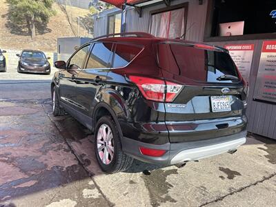 2018 Ford Escape SE   - Photo 2 - Chula Vista, CA 91911