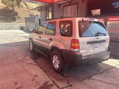 2005 Ford Escape XLS   - Photo 2 - Chula Vista, CA 91911