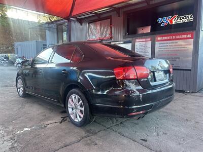 2011 Volkswagen Jetta SE PZEV   - Photo 2 - Chula Vista, CA 91911