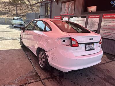 2013 Ford Fiesta SE   - Photo 2 - Chula Vista, CA 91911