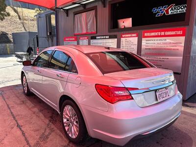 2011 Chrysler 200 Limited   - Photo 2 - Chula Vista, CA 91911