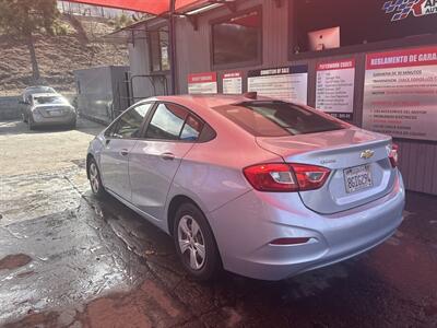 2018 Chevrolet Cruze LS Auto   - Photo 2 - Chula Vista, CA 91911