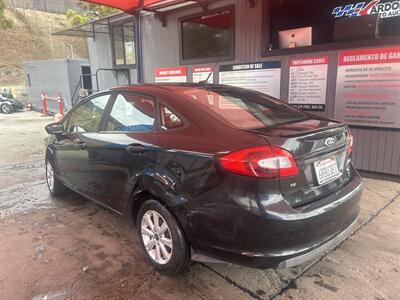 2011 Ford Fiesta SE   - Photo 2 - Chula Vista, CA 91911