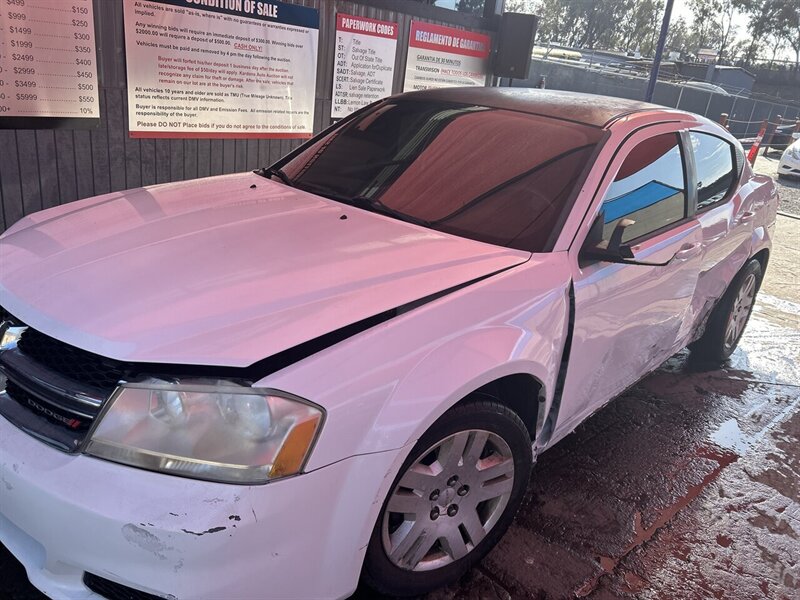 2014 Dodge Avenger SE  