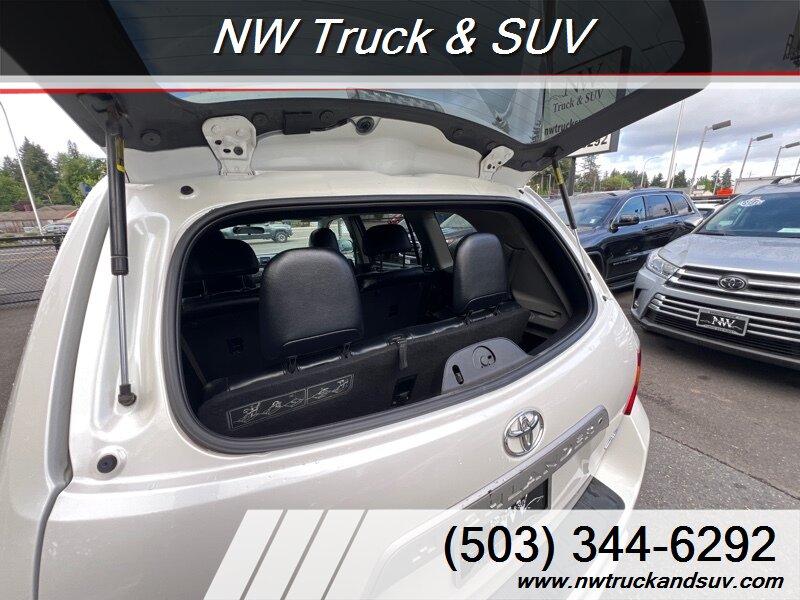 2010 Toyota Highlander SE photo 18