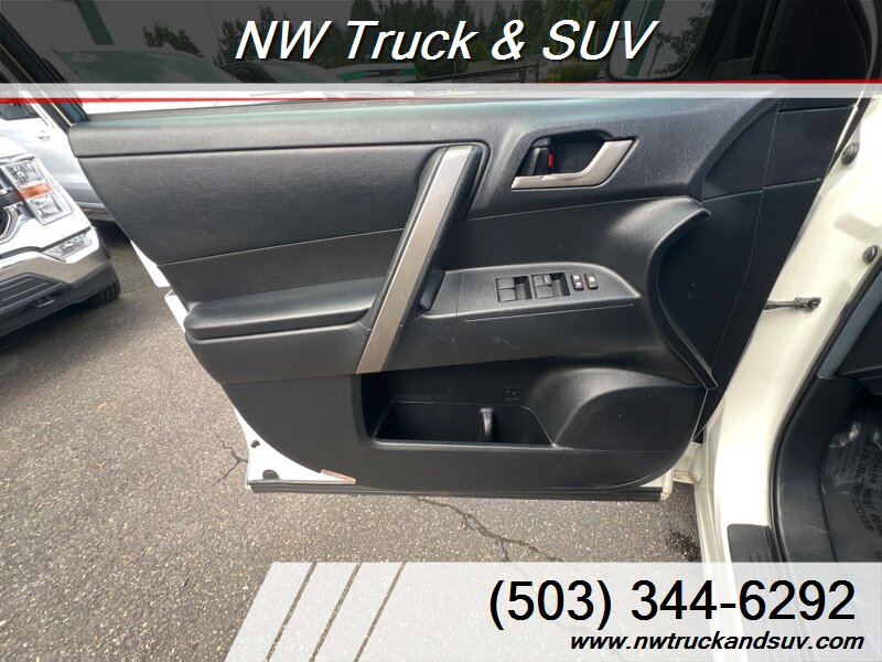 2010 Toyota Highlander SE photo 20