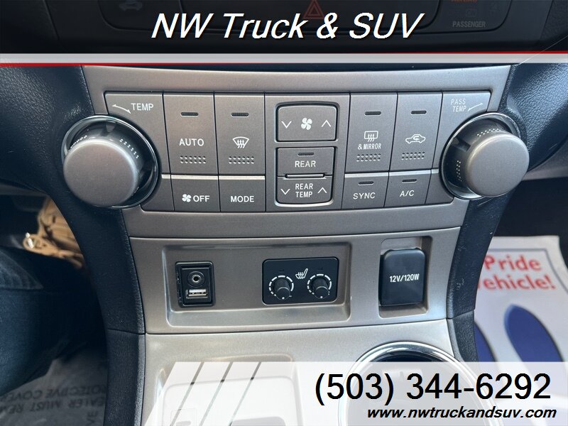 2010 Toyota Highlander SE photo 25