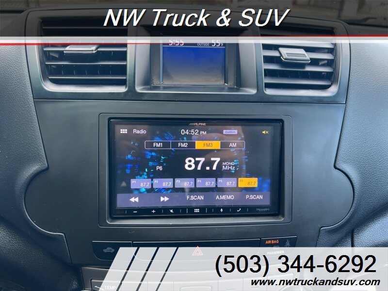 2010 Toyota Highlander SE photo 23