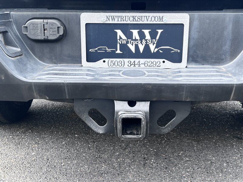 2017 Toyota Tundra SR5 5.7L V8 381hp 401ft. lbs, 2WD, Cloth Interior, backup Camera, Trailer Brake, Bucket Seats, Spray On Bedliner. - Photo 8 - Milwaukie, OR 97267