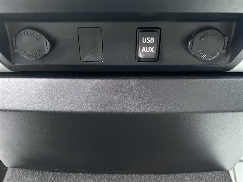 2017 Toyota Tundra SR5 5.7L V8 381hp 401ft. lbs, 2WD, Cloth Interior, backup Camera, Trailer Brake, Bucket Seats, Spray On Bedliner. - Photo 29 - Milwaukie, OR 97267