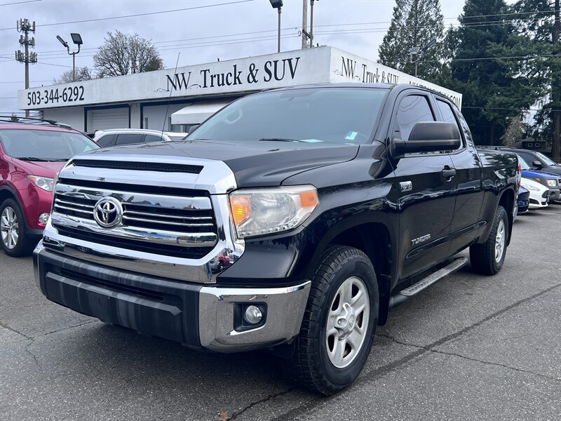 2017 Toyota Tundra SR5 5.7L V8 381hp 401ft. lbs, 2WD, Cloth Interior, backup Camera, Trailer Brake, Bucket Seats, Spray On Bedliner. - Photo 1 - Milwaukie, OR 97267