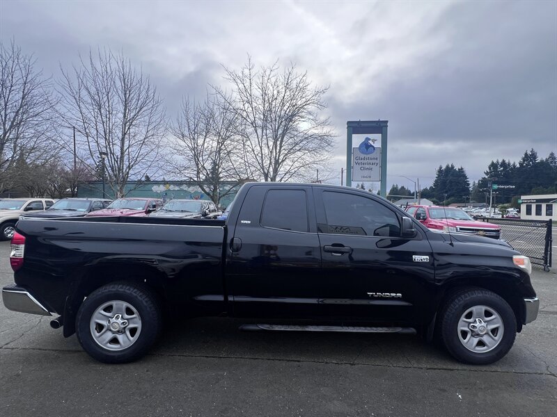 2017 Toyota Tundra SR5 5.7L V8 381hp 401ft. lbs, 2WD, Cloth Interior, backup Camera, Trailer Brake, Bucket Seats, Spray On Bedliner. - Photo 4 - Milwaukie, OR 97267