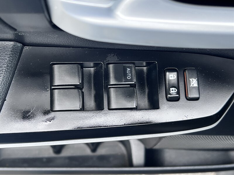 2017 Toyota Tundra SR5 5.7L V8 381hp 401ft. lbs, 2WD, Cloth Interior, backup Camera, Trailer Brake, Bucket Seats, Spray On Bedliner. - Photo 13 - Milwaukie, OR 97267