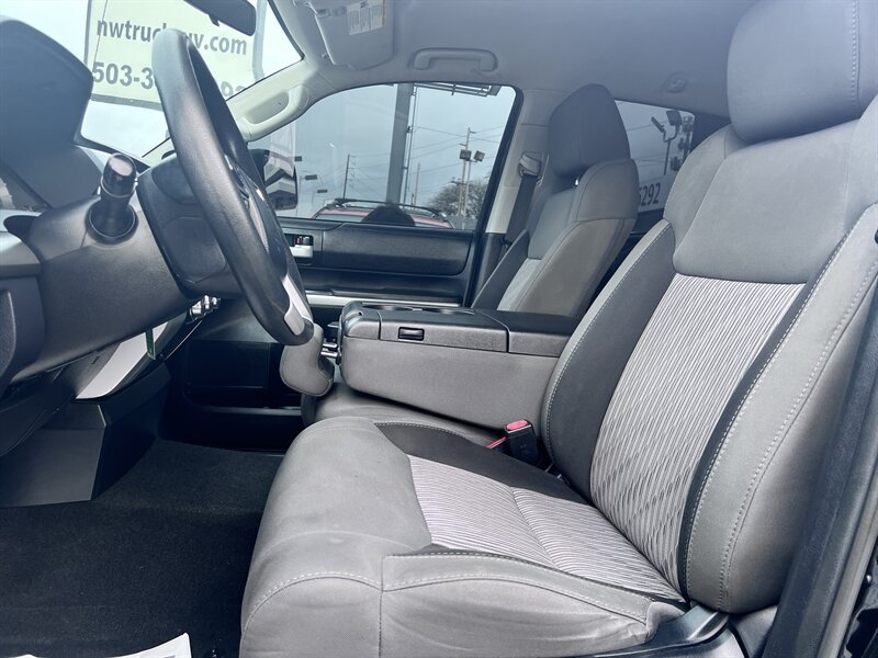 2017 Toyota Tundra SR5 5.7L V8 381hp 401ft. lbs, 2WD, Cloth Interior, backup Camera, Trailer Brake, Bucket Seats, Spray On Bedliner. - Photo 14 - Milwaukie, OR 97267