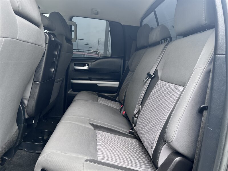 2017 Toyota Tundra SR5 5.7L V8 381hp 401ft. lbs, 2WD, Cloth Interior, backup Camera, Trailer Brake, Bucket Seats, Spray On Bedliner. - Photo 18 - Milwaukie, OR 97267