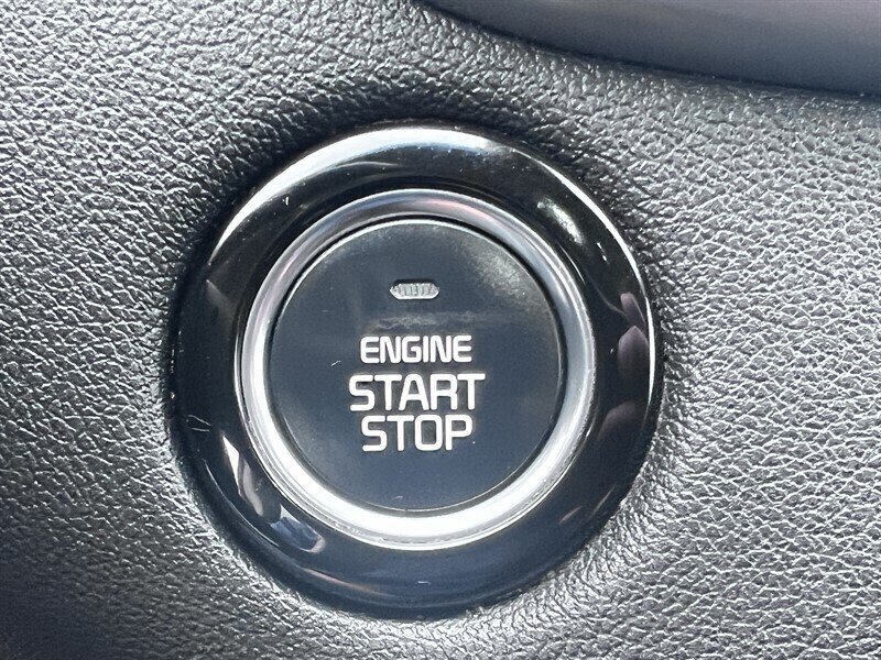 2019 Kia Sorento SXL Limited V6 3.3L V6, AWD, 7 Passenger, Leather Interior, Panoramic Moonroof, Heated and Cooking Seats, Heated Steering Wheel, Navigation, Backup Camera, 360 View Camera, Power Liftgate. - Photo 33 - Milwaukie, OR 97267