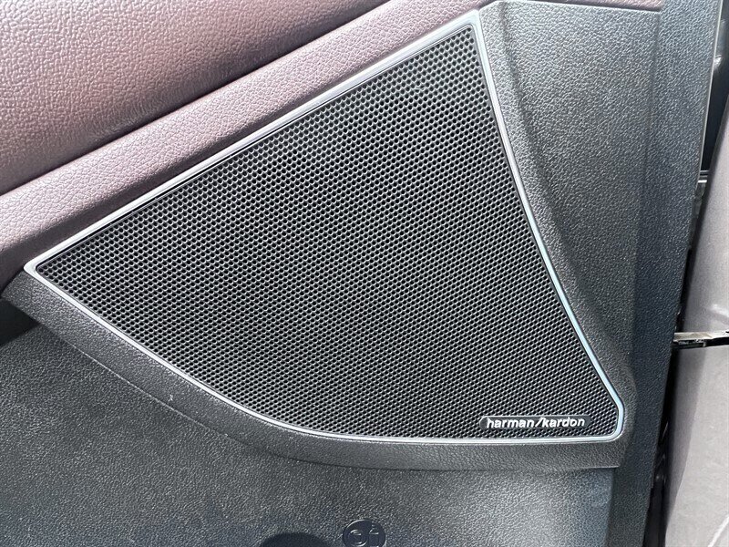 2019 Kia Sorento SXL Limited V6 3.3L V6, AWD, 7 Passenger, Leather Interior, Panoramic Moonroof, Heated and Cooking Seats, Heated Steering Wheel, Navigation, Backup Camera, 360 View Camera, Power Liftgate. - Photo 46 - Milwaukie, OR 97267