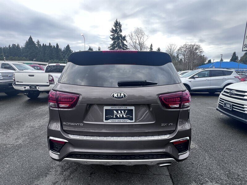 2019 Kia Sorento SXL Limited V6 3.3L V6, AWD, 7 Passenger, Leather Interior, Panoramic Moonroof, Heated and Cooking Seats, Heated Steering Wheel, Navigation, Backup Camera, 360 View Camera, Power Liftgate. - Photo 9 - Milwaukie, OR 97267