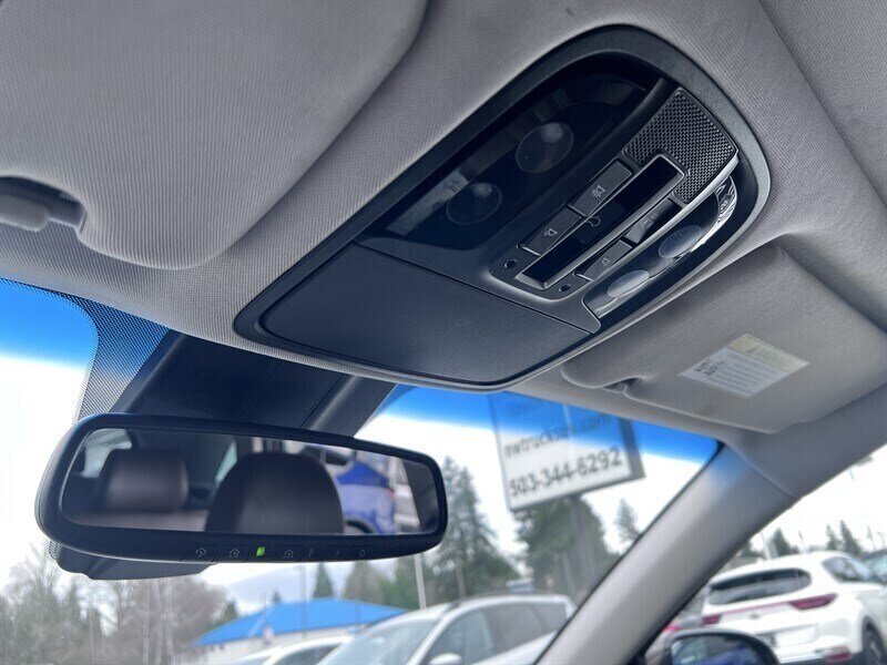 2019 Kia Sorento SXL Limited V6 3.3L V6, AWD, 7 Passenger, Leather Interior, Panoramic Moonroof, Heated and Cooking Seats, Heated Steering Wheel, Navigation, Backup Camera, 360 View Camera, Power Liftgate. - Photo 42 - Milwaukie, OR 97267