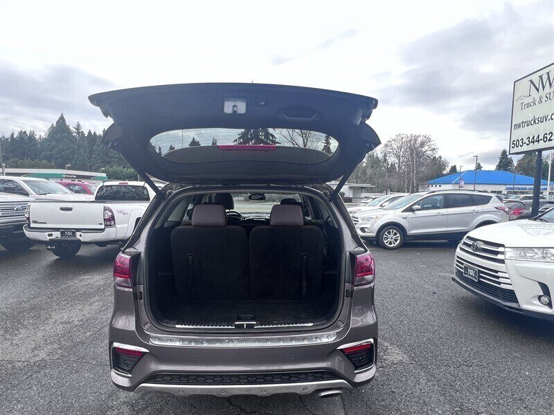 2019 Kia Sorento SXL Limited V6 3.3L V6, AWD, 7 Passenger, Leather Interior, Panoramic Moonroof, Heated and Cooking Seats, Heated Steering Wheel, Navigation, Backup Camera, 360 View Camera, Power Liftgate. - Photo 11 - Milwaukie, OR 97267