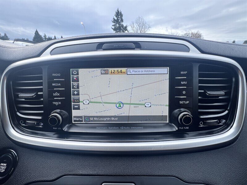 2019 Kia Sorento SXL Limited V6 3.3L V6, AWD, 7 Passenger, Leather Interior, Panoramic Moonroof, Heated and Cooking Seats, Heated Steering Wheel, Navigation, Backup Camera, 360 View Camera, Power Liftgate. - Photo 34 - Milwaukie, OR 97267