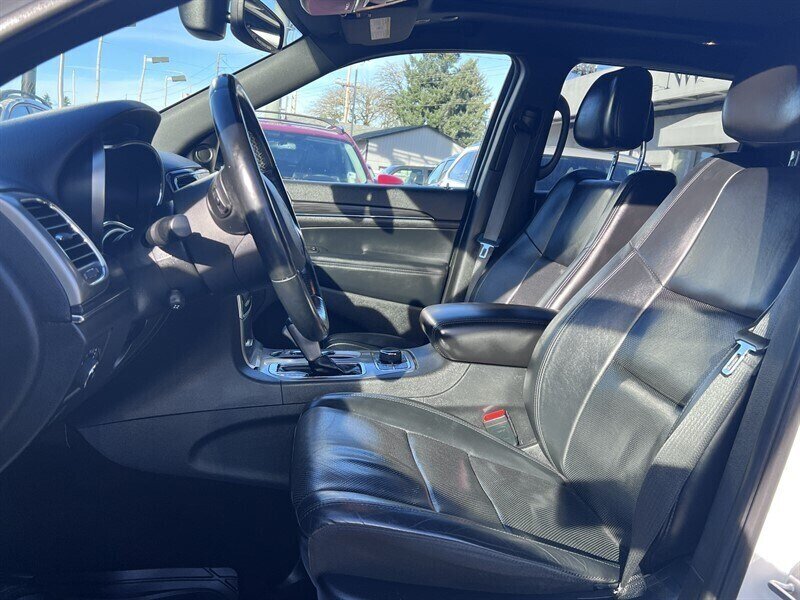 2021 Jeep Grand Cherokee Limited 3.6L V6 295hp, 4X4, Leather interior, Cooling and Heated Seats, Heated Steering Wheel, Panoramic Moonroof, Power tailgate, Backup Camera, Roof Rails, Premium Wheels, Navigation. - Photo 21 - Milwaukie, OR 97267