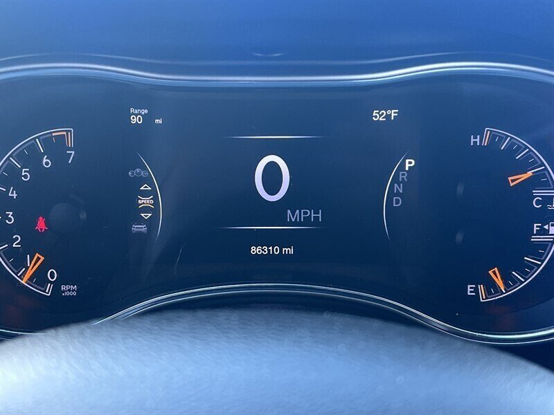 2021 Jeep Grand Cherokee Limited 3.6L V6 295hp, 4X4, Leather interior, Cooling and Heated Seats, Heated Steering Wheel, Panoramic Moonroof, Power tailgate, Backup Camera, Roof Rails, Premium Wheels, Navigation. - Photo 22 - Milwaukie, OR 97267