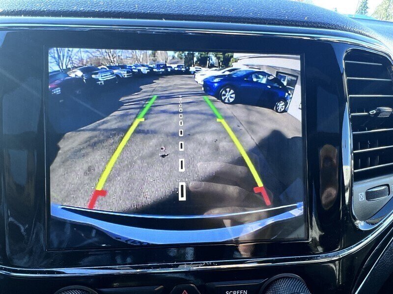 2021 Jeep Grand Cherokee Limited 3.6L V6 295hp, 4X4, Leather interior, Cooling and Heated Seats, Heated Steering Wheel, Panoramic Moonroof, Power tailgate, Backup Camera, Roof Rails, Premium Wheels, Navigation. - Photo 26 - Milwaukie, OR 97267