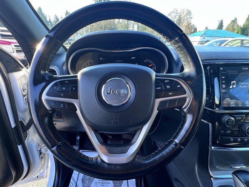 2021 Jeep Grand Cherokee Limited 3.6L V6 295hp, 4X4, Leather interior, Cooling and Heated Seats, Heated Steering Wheel, Panoramic Moonroof, Power tailgate, Backup Camera, Roof Rails, Premium Wheels, Navigation. - Photo 23 - Milwaukie, OR 97267