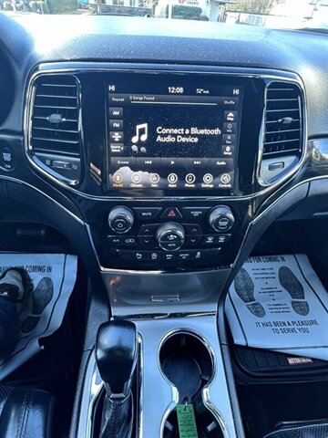 2021 Jeep Grand Cherokee Limited 3.6L V6 295hp, 4X4, Leather interior, Cooling and Heated Seats, Heated Steering Wheel, Panoramic Moonroof, Power tailgate, Backup Camera, Roof Rails, Premium Wheels, Navigation. - Photo 27 - Milwaukie, OR 97267