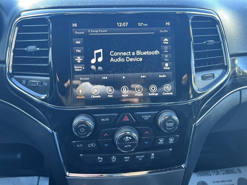 2021 Jeep Grand Cherokee Limited 3.6L V6 295hp, 4X4, Leather interior, Cooling and Heated Seats, Heated Steering Wheel, Panoramic Moonroof, Power tailgate, Backup Camera, Roof Rails, Premium Wheels, Navigation. - Photo 24 - Milwaukie, OR 97267