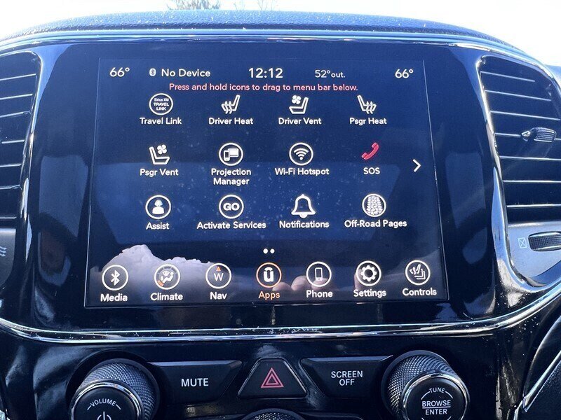 2021 Jeep Grand Cherokee Limited 3.6L V6 295hp, 4X4, Leather interior, Cooling and Heated Seats, Heated Steering Wheel, Panoramic Moonroof, Power tailgate, Backup Camera, Roof Rails, Premium Wheels, Navigation. - Photo 25 - Milwaukie, OR 97267