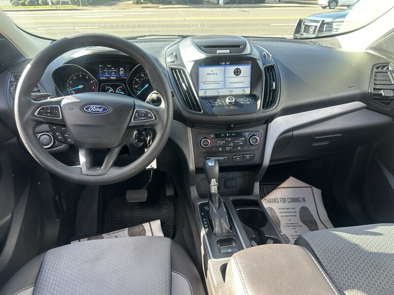 2017 Ford Escape SE EcoBoost 1.5L Turbo I4 179hp 177ft, Technology package, Backup Camera, New brakes, New Tires, No accidents, Clean car. - Photo 13 - Milwaukie, OR 97267