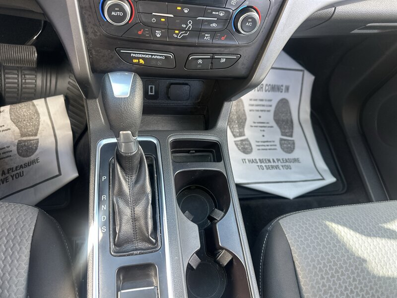 2017 Ford Escape SE EcoBoost 1.5L Turbo I4 179hp 177ft, Technology package, Backup Camera, New brakes, New Tires, No accidents, Clean car. - Photo 21 - Milwaukie, OR 97267