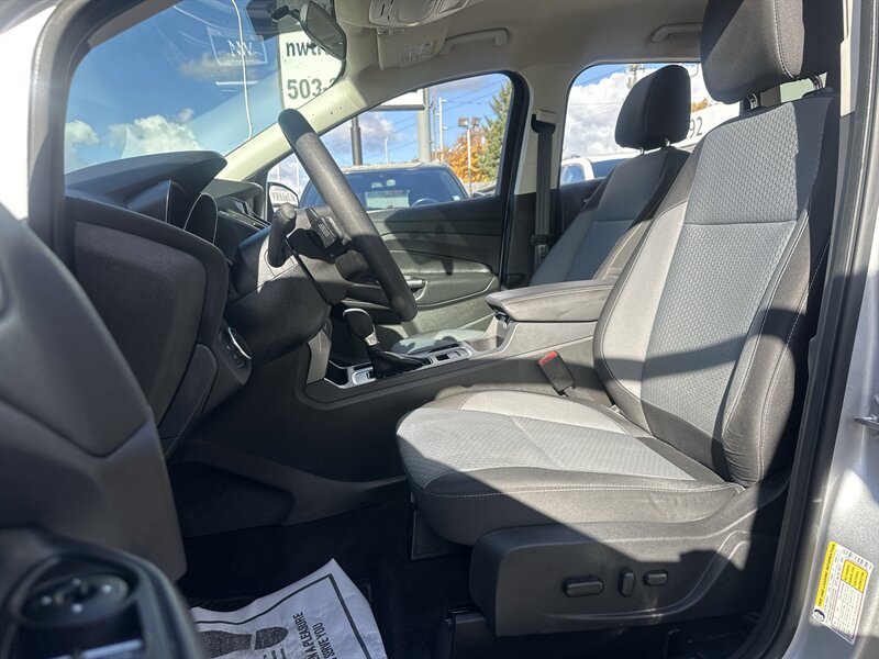 2017 Ford Escape SE EcoBoost 1.5L Turbo I4 179hp 177ft, Technology package, Backup Camera, New brakes, New Tires, No accidents, Clean car. - Photo 8 - Milwaukie, OR 97267