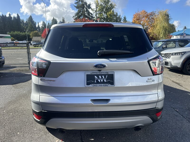 2017 Ford Escape SE EcoBoost 1.5L Turbo I4 179hp 177ft, Technology package, Backup Camera, New brakes, New Tires, No accidents, Clean car. - Photo 4 - Milwaukie, OR 97267