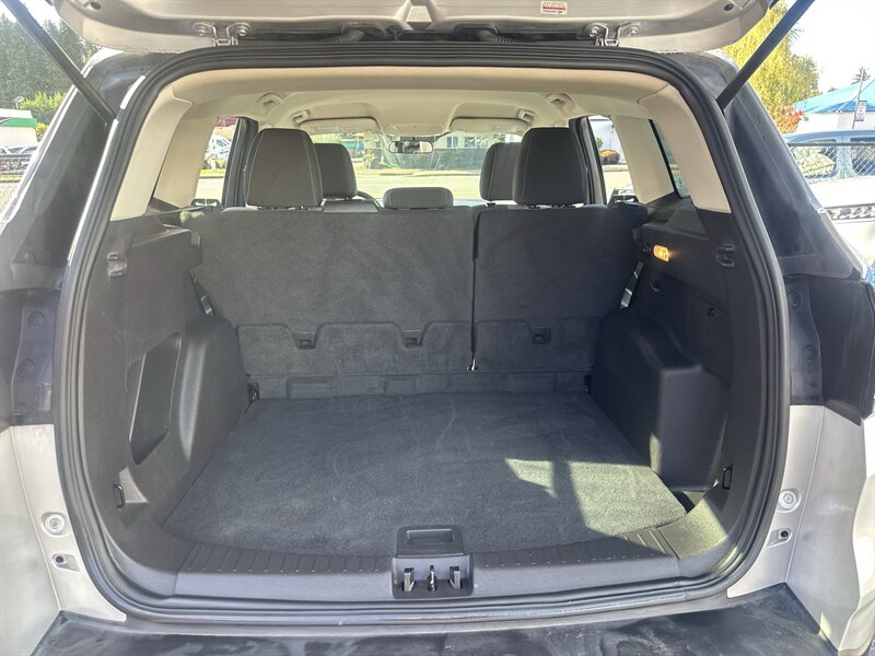 2017 Ford Escape SE EcoBoost 1.5L Turbo I4 179hp 177ft, Technology package, Backup Camera, New brakes, New Tires, No accidents, Clean car. - Photo 10 - Milwaukie, OR 97267